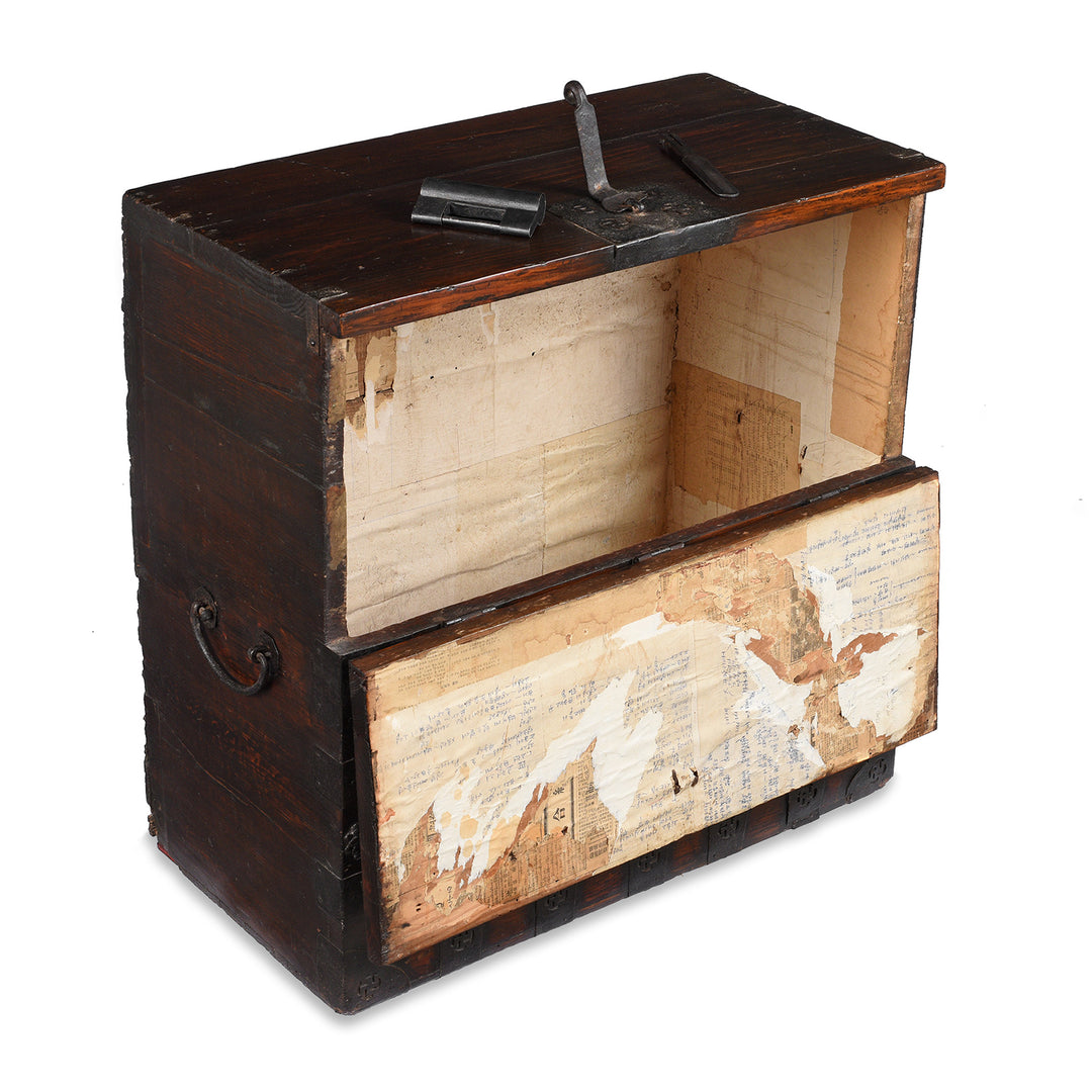 Open View Of Antique Korean Pine & Iron Bandaji From Yangsan - 19th Century