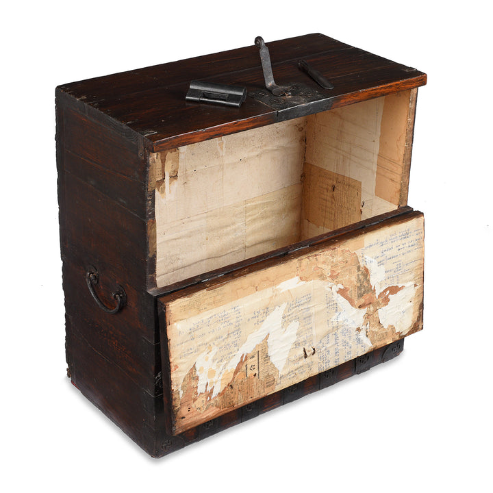 Open View Of Antique Korean Pine & Iron Bandaji From Yangsan - 19th Century