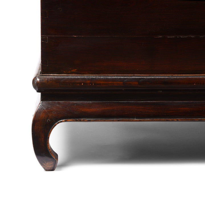 Leg Detail Of Large Burgundy Lacquer Chinese Chest - 19thC | Indigo Antiques