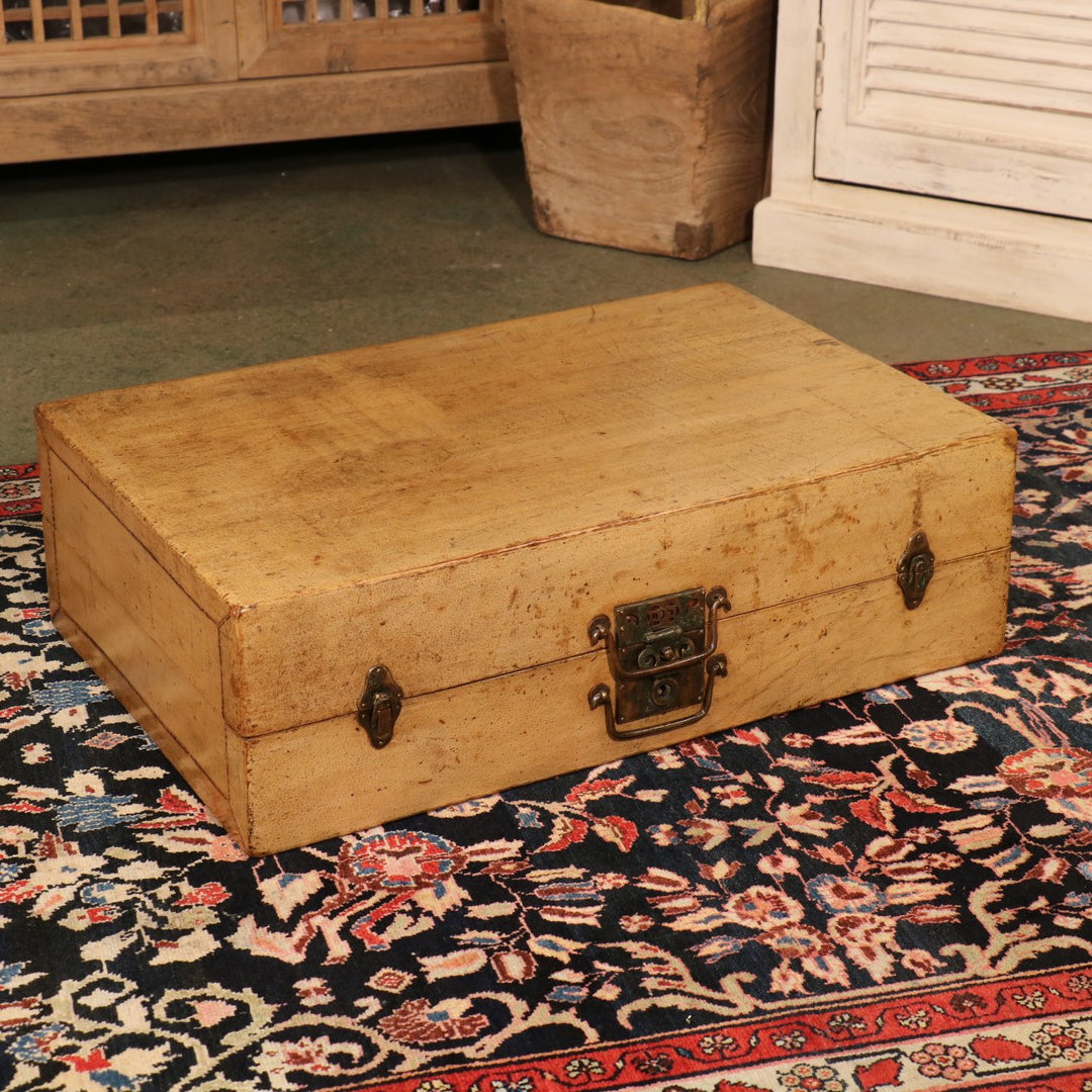 Pale Leather Trunk from Shanghai - Circa 1920 - 70 x 46.5 x 21  (wxdxh) - M284