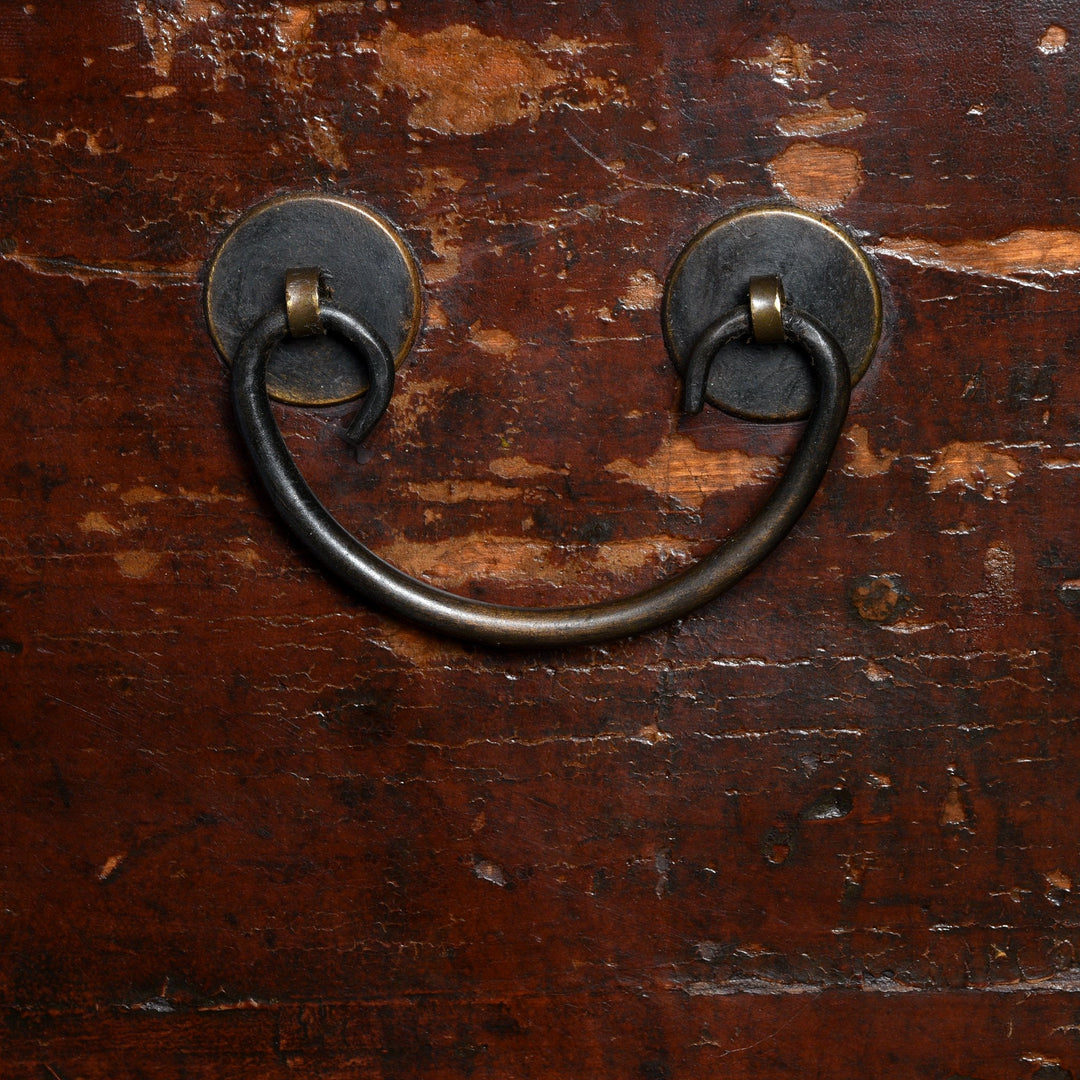Brass detail of a Red Lacquer Chinese Chest From Gansu - 19thC | Indigo Antiques