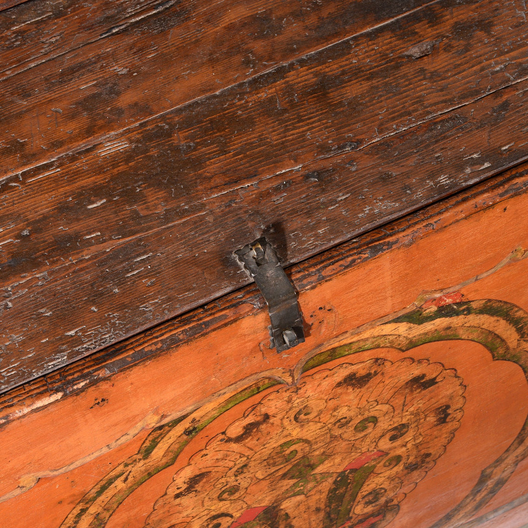 Lhoka Trunk From Southern Tibet - 18th Century