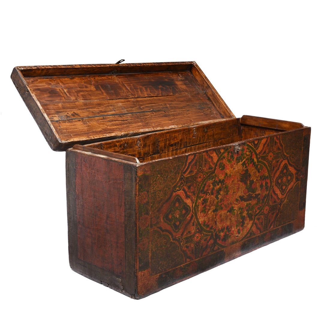 Open Lid Detail Of Tibetan Trunk with Original Painting - 18thC | Indigo Antiques