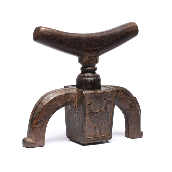 Old Carved Indian Juicer Figure From Banswara - 19thC