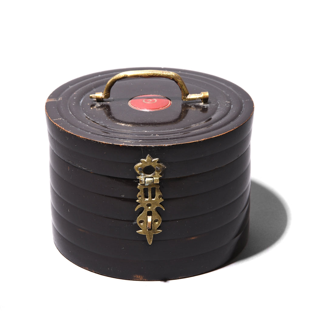 Large Regency Style Black Lacquer Pot From Rajasthan - 19thC