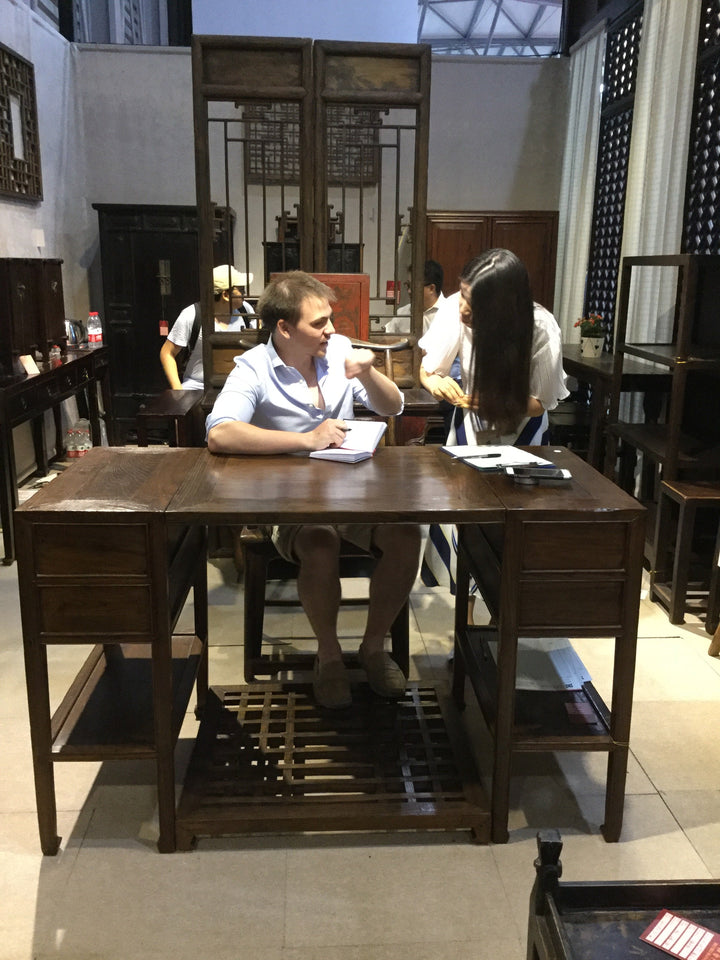 Elm Desk from Shanxi - 19thC | Indigo Oriental Antiques