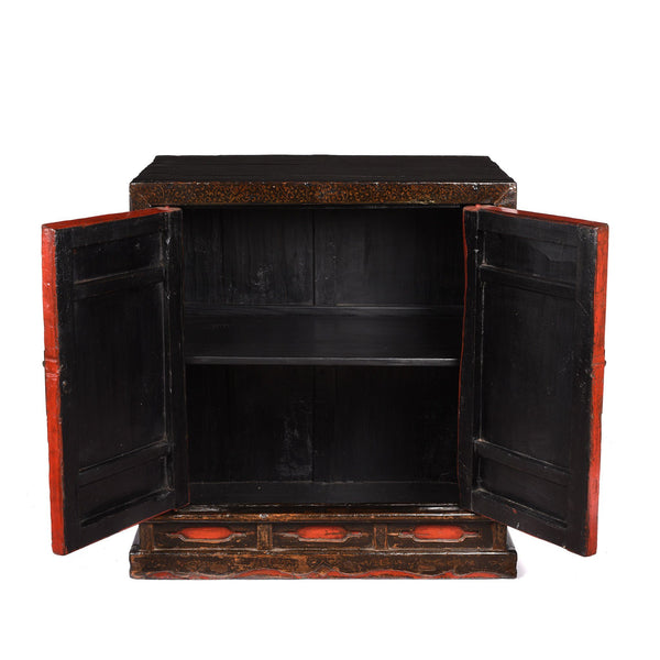 Black & Red Lacquer Book Cabinet from China - 19th Century